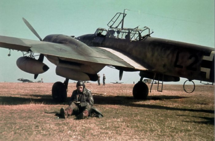 1942-Stalino-airfield-Messerschmitt-Bf-110c.jpg